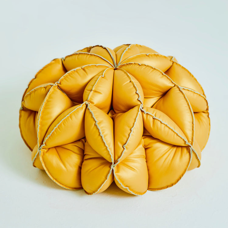 Lumi Pouf LIsa Hilland Leather Gold