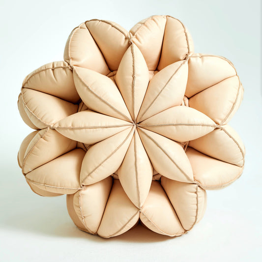 Lumi Pouf Lisa Hilland Mylhta natural leather